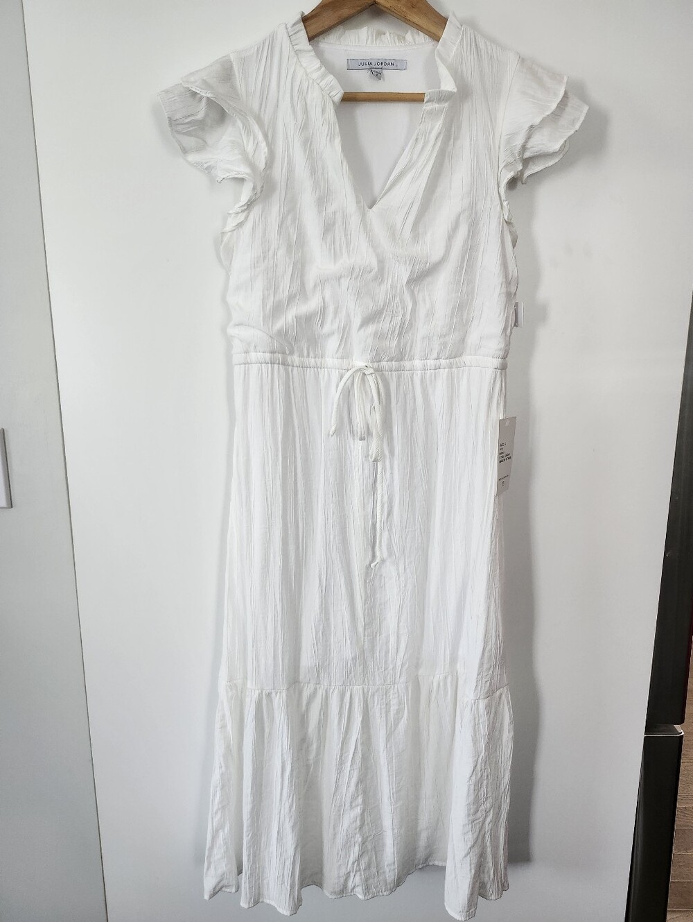 JULIA JORDAN Ivory Crinkle Textured Flutter Sleeve Minimalist Midi Dress 2 NWT